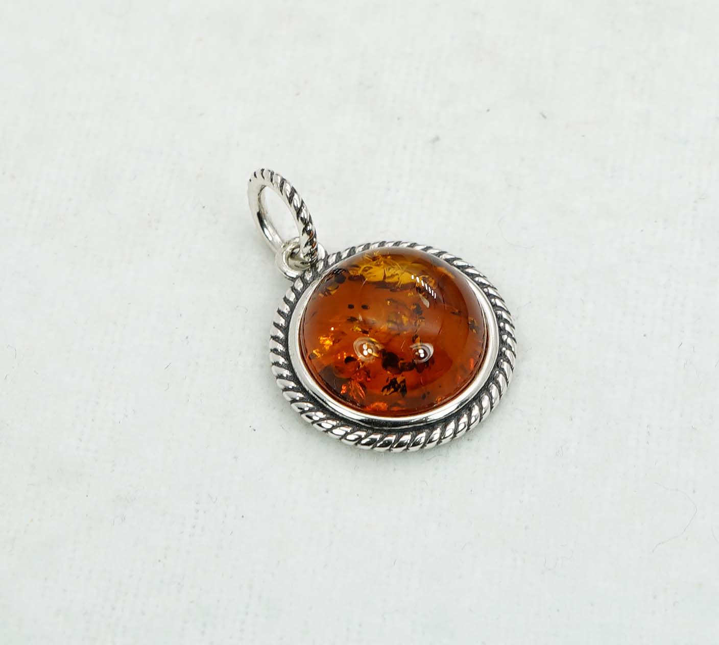 925 Solid Sterling Silver Natural Baltic Amber Pendant - 2.4 Gram