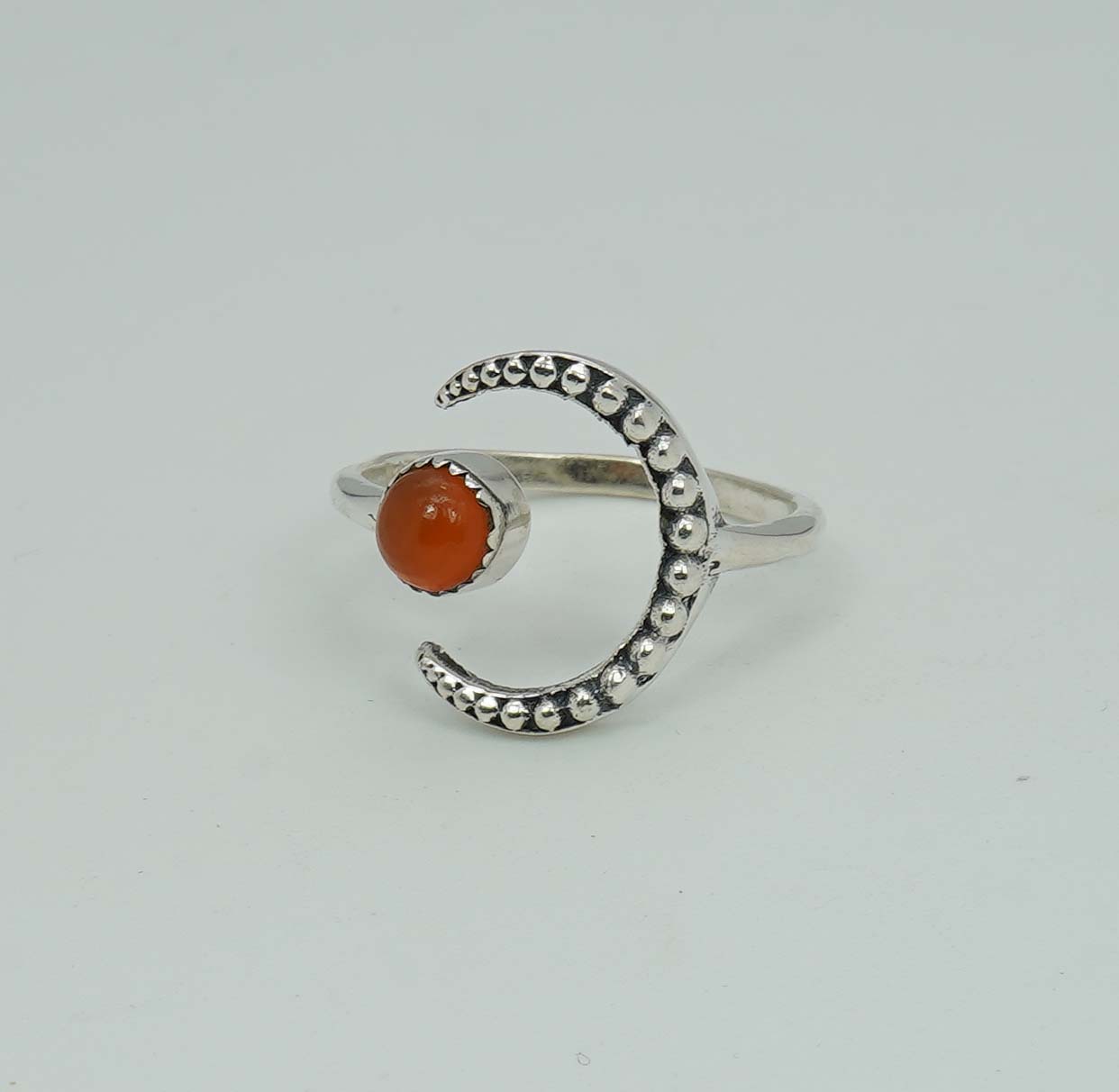 925 Sterling Silver Moon Style Ring - 3 Grams