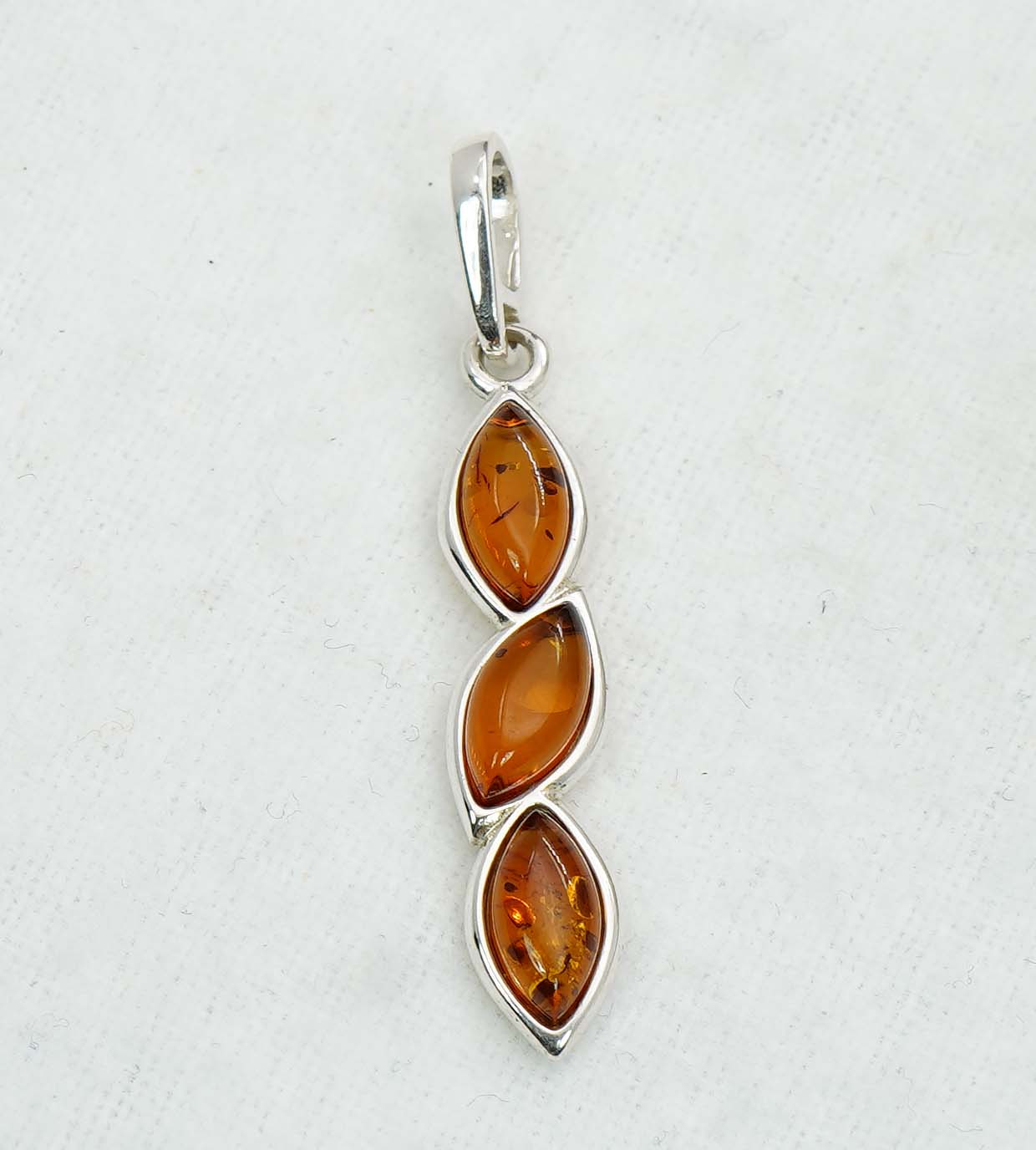 925 Solid Sterling Silver Natural Baltic Amber Pendant 2.2 Gram