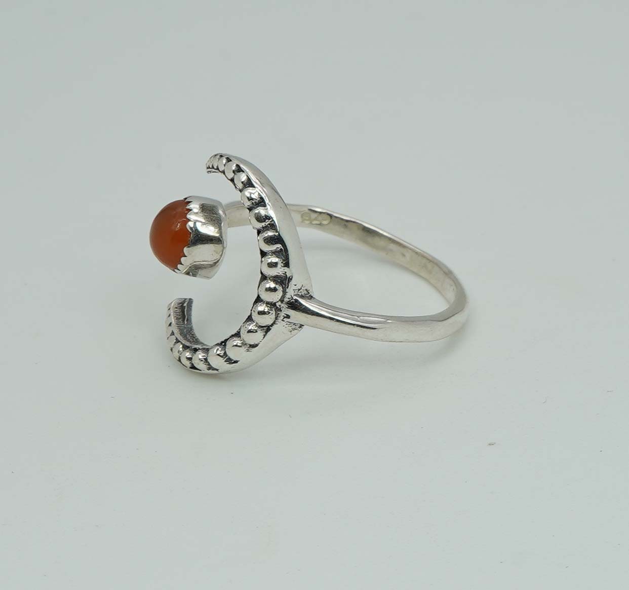 925 Sterling Silver Moon Style Ring - 3 Grams