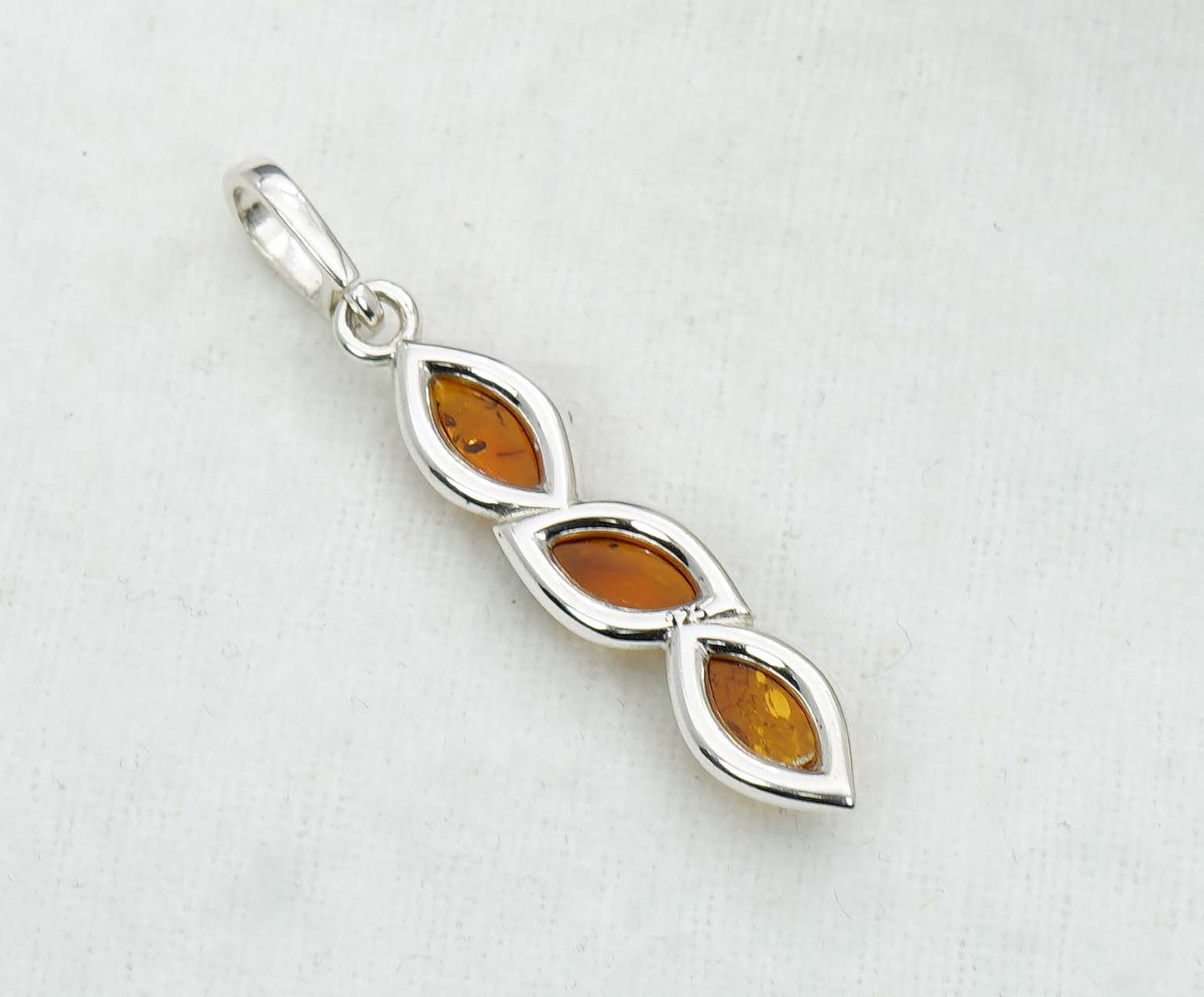 925 Solid Sterling Silver Natural Baltic Amber Pendant 2.2 Gram