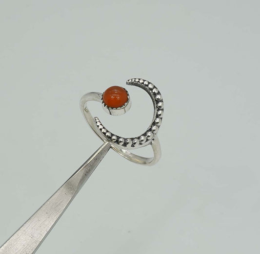 925 Sterling Silver Moon Style Ring - 3 Grams