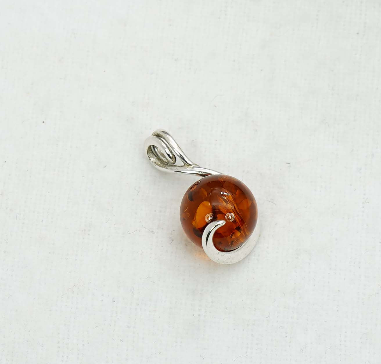 925 Solid Sterling Silver Natural Baltic Amber Pendant -2 Gram