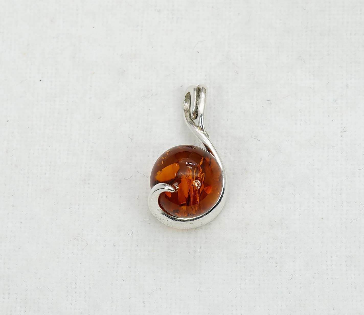 925 Solid Sterling Silver Natural Baltic Amber Pendant -2 Gram