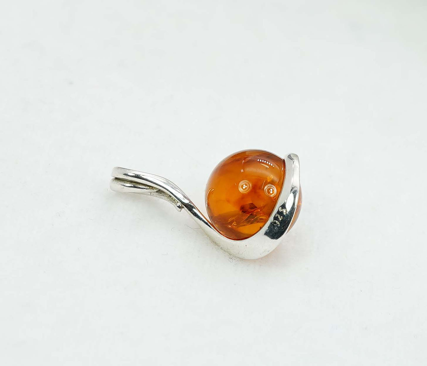 925 Solid Sterling Silver Natural Baltic Amber Pendant -2 Gram
