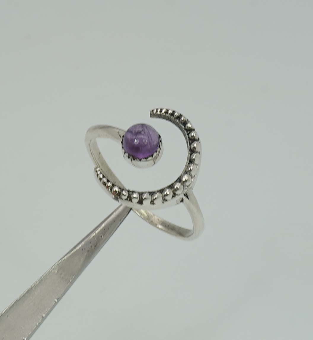 925 Sterling Silver Moon Style Ring - 3 Grams