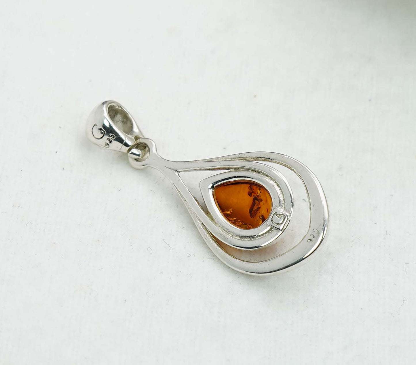 925 Solid Sterling Silver Natural Baltic Amber Pendant 3.9 Gram