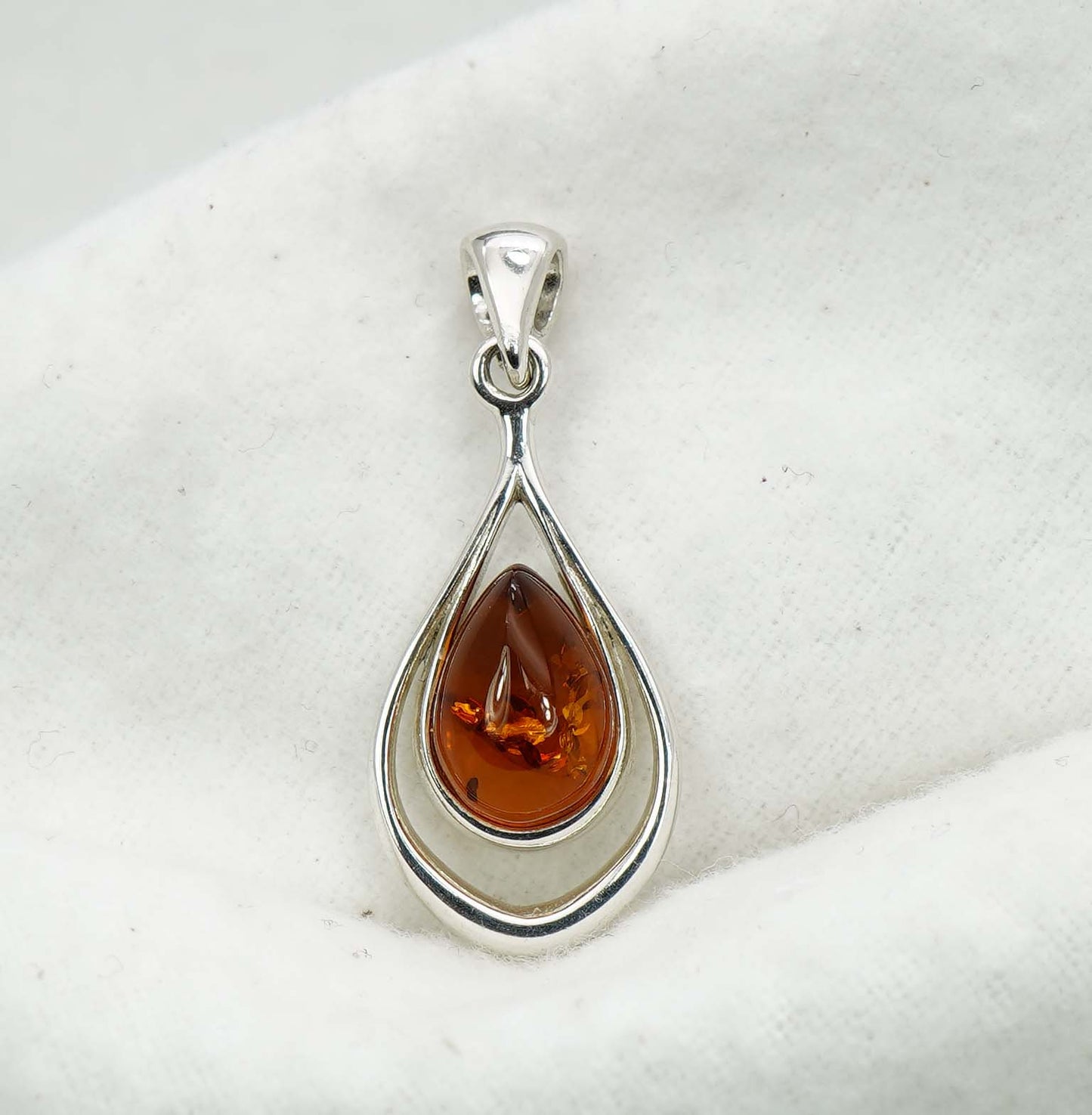 925 Solid Sterling Silver Natural Baltic Amber Pendant 3.9 Gram