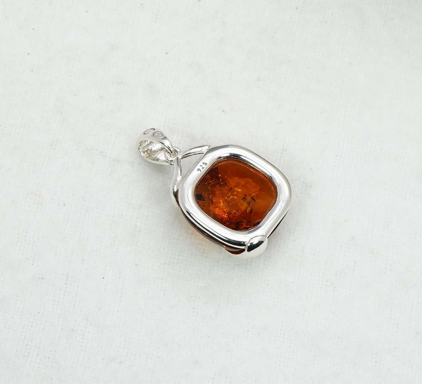 925 Solid Sterling Silver Natural Baltic Amber Pendant 3.5 Gram