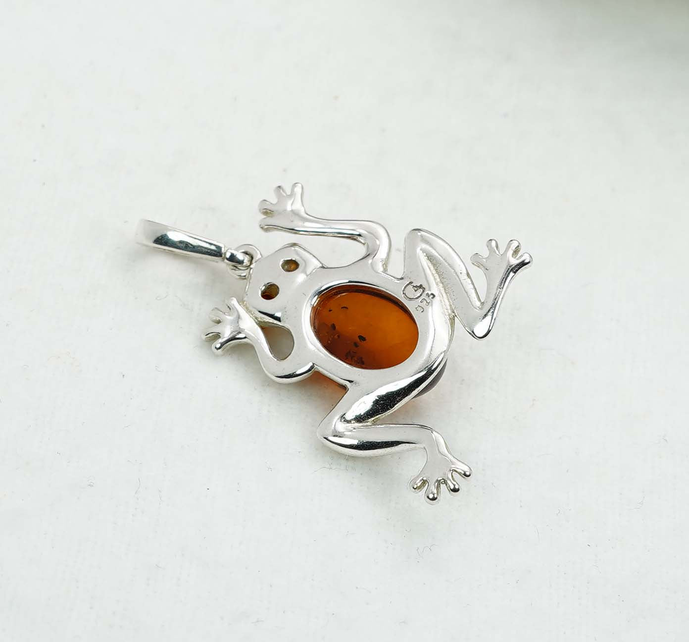 925 Solid Sterling Silver Natural Baltic Amber Pendant 4.5 Gram