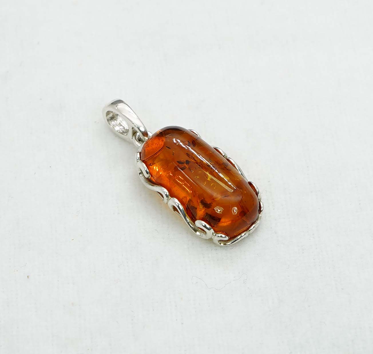 925 Solid Sterling Silver Natural Baltic Amber Pendant 2.3 Gram