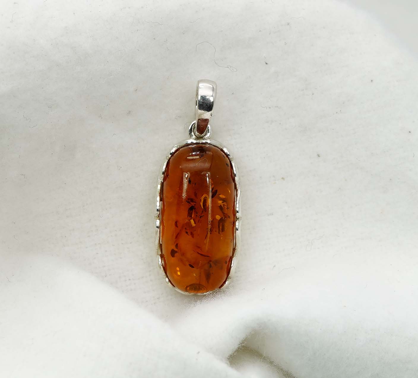 925 Solid Sterling Silver Natural Baltic Amber Pendant 2.3 Gram