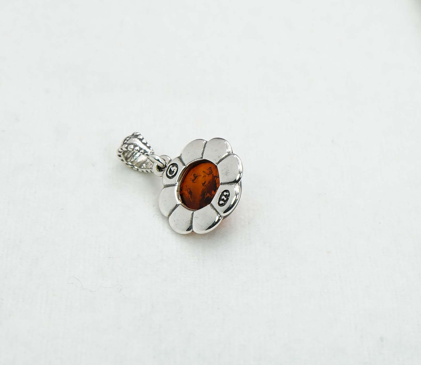925 Solid Sterling Silver Natural Baltic Amber Pendant 2.1  Gram