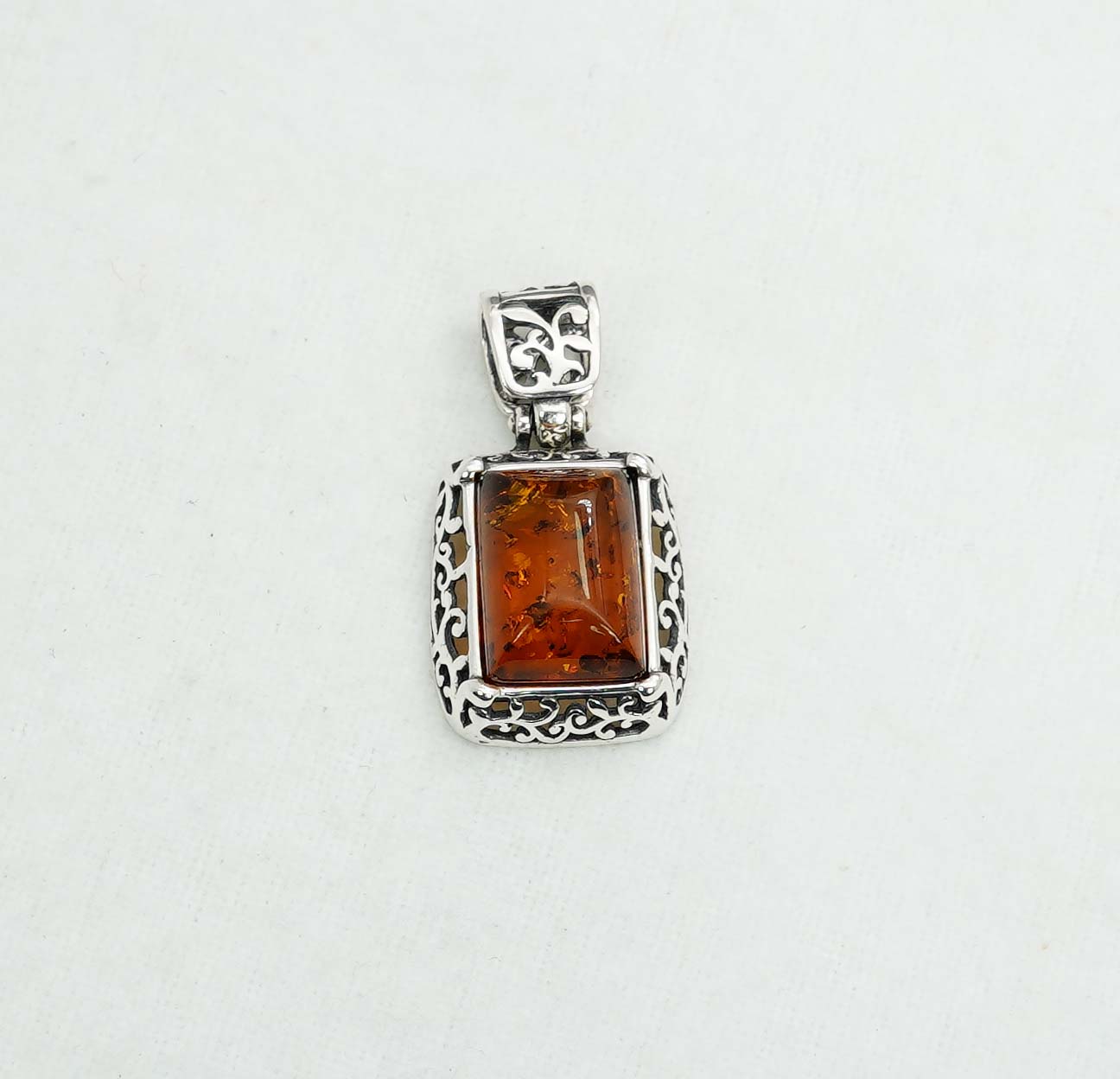 925 Solid Sterling Silver Natural Baltic Amber Pendant 4.1 Gram