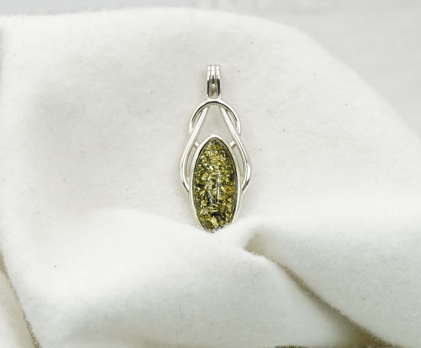 925 Solid Sterling Silver Natural Baltic Amber Pendant 2.5 Gram