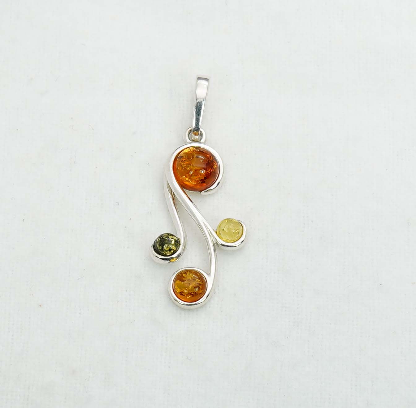 925 Solid Sterling Silver Natural Baltic Amber Pendant 2.6 Gram