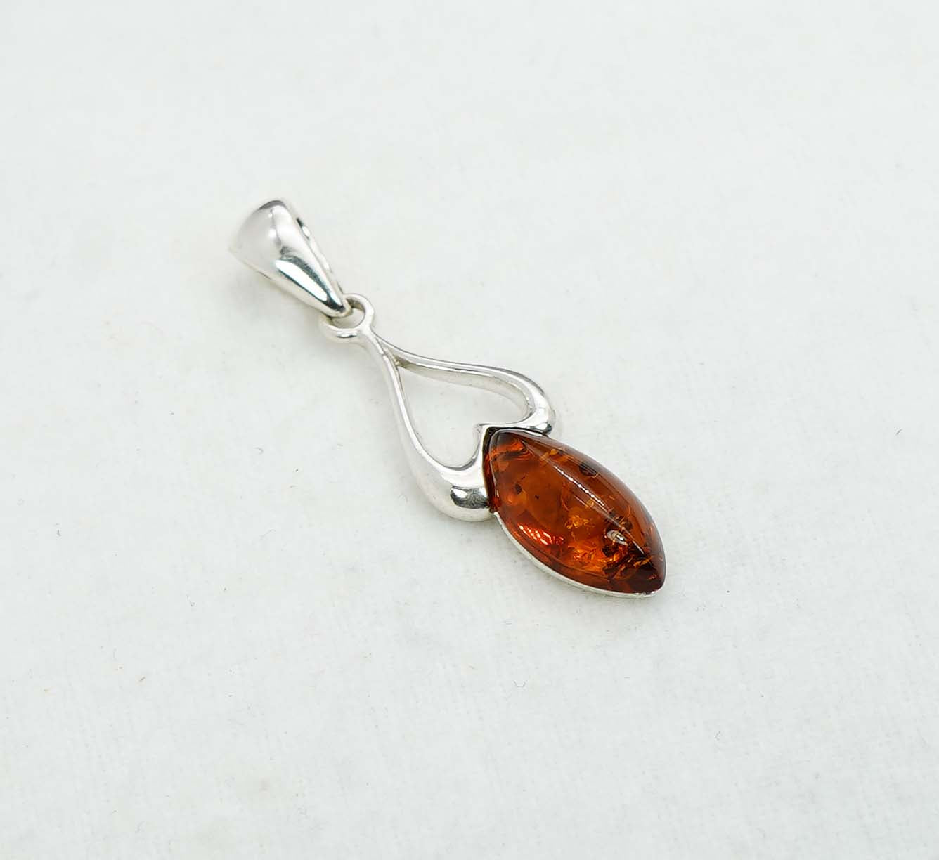 925 Solid Sterling Silver Natural Baltic Amber Pendant 2.Gram
