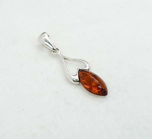 925 Solid Sterling Silver Natural Baltic Amber Pendant 2.Gram