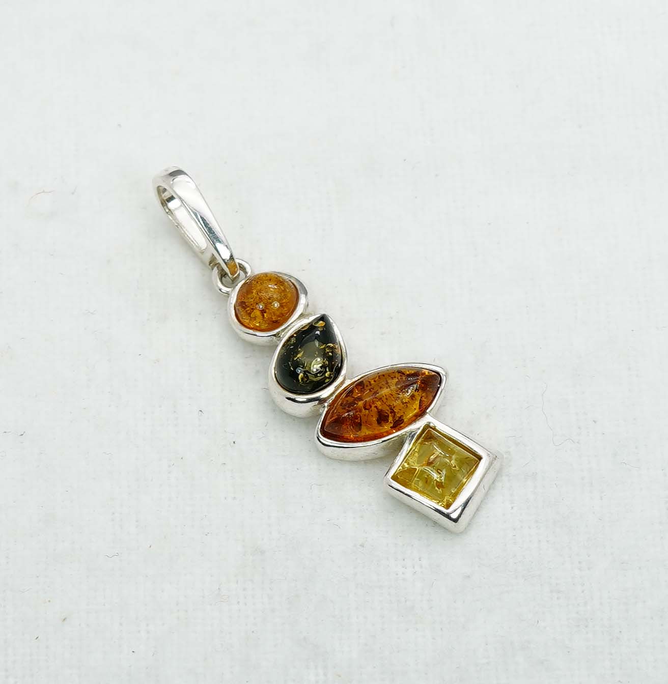 925 Solid Sterling Silver Natural Baltic Amber Pendant 2.8 Gram