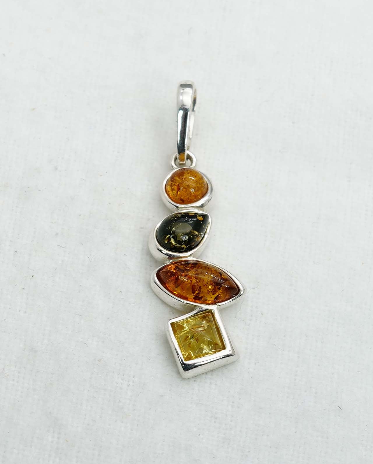 925 Solid Sterling Silver Natural Baltic Amber Pendant 2.8 Gram