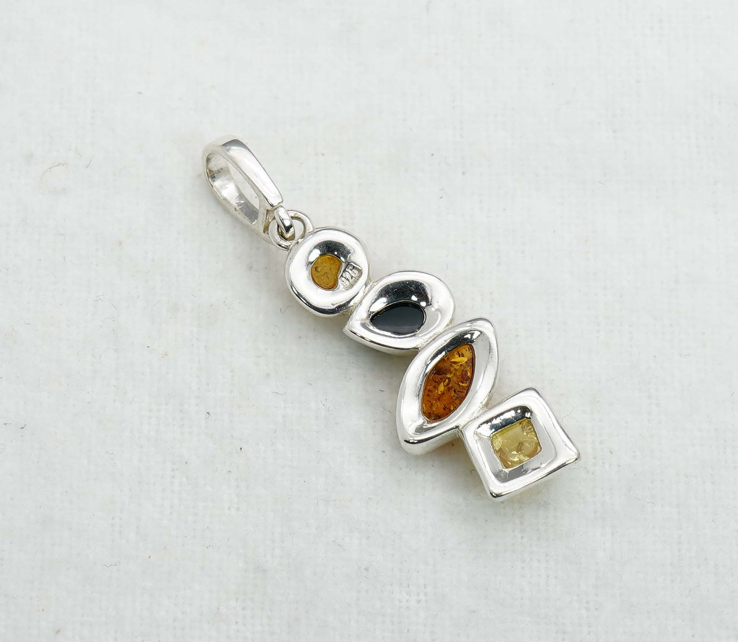 925 Solid Sterling Silver Natural Baltic Amber Pendant 2.8 Gram
