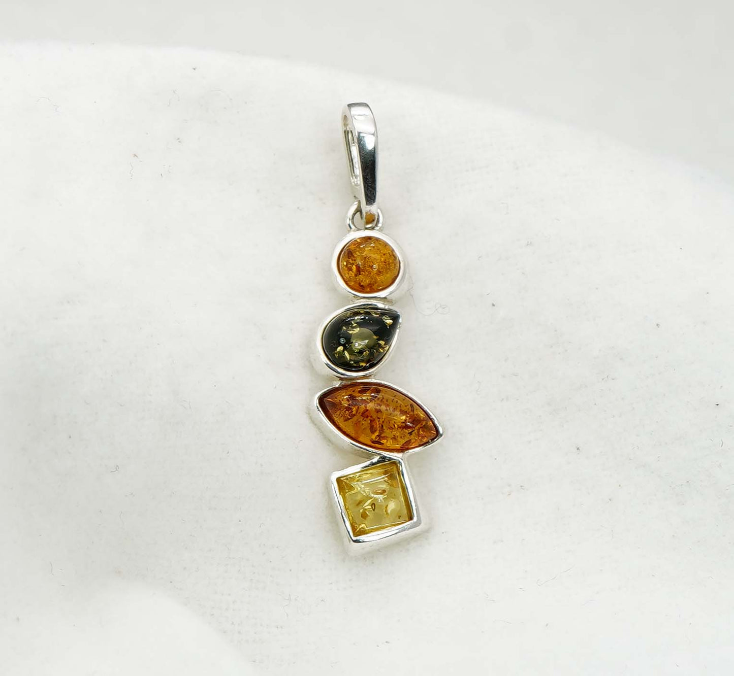 925 Solid Sterling Silver Natural Baltic Amber Pendant 2.8 Gram
