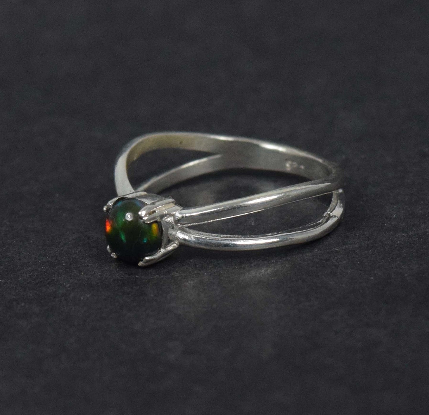 925 Solid Sterling silver Faceted Ring - 2 Grams