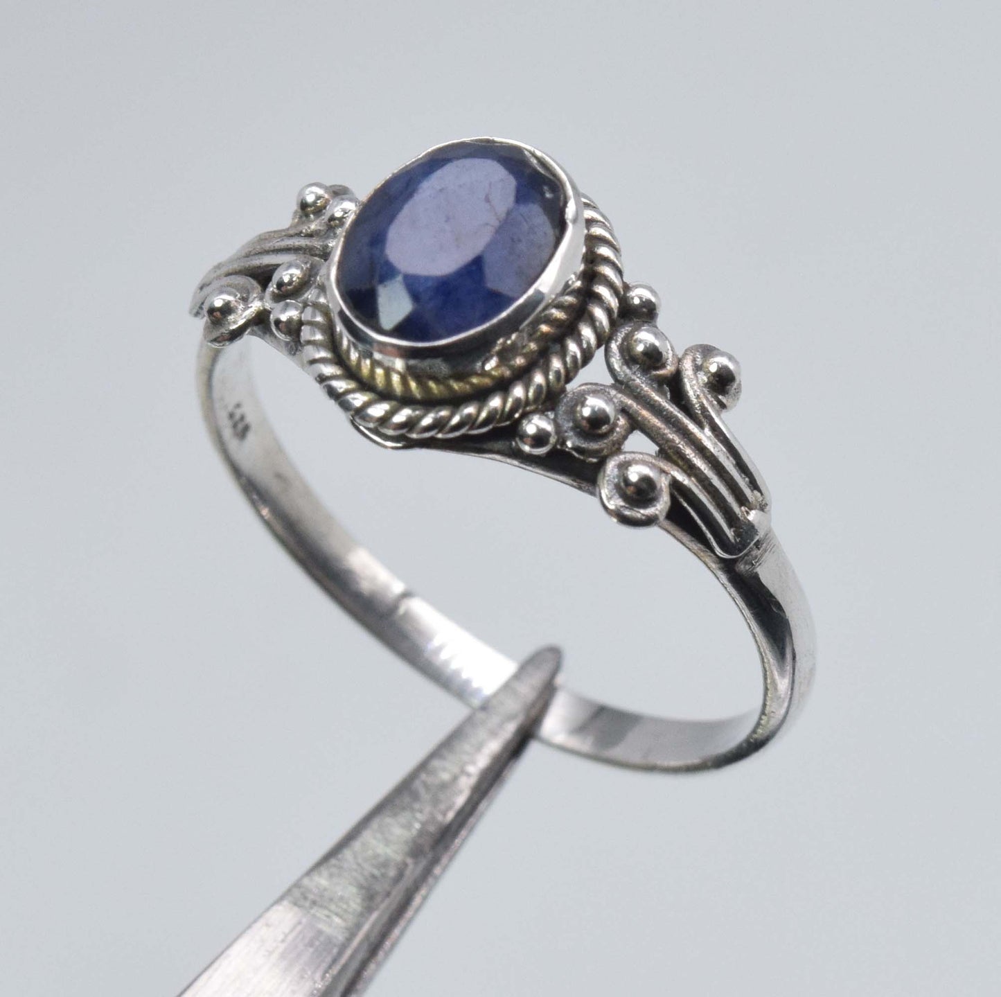 925 Sterling Silver Designer Ring - 3.5 Gram