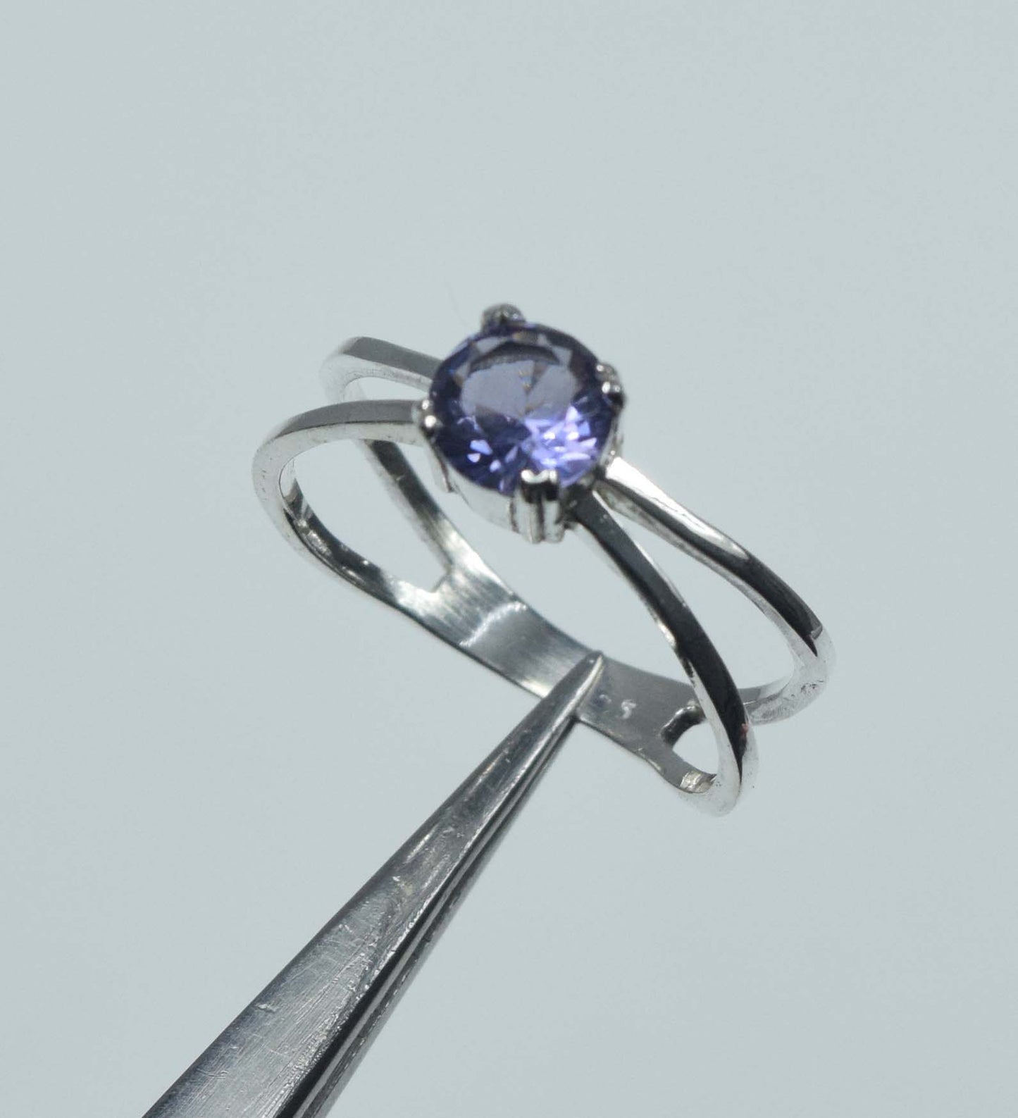 925 Solid Sterling silver Faceted Ring - 2 Grams