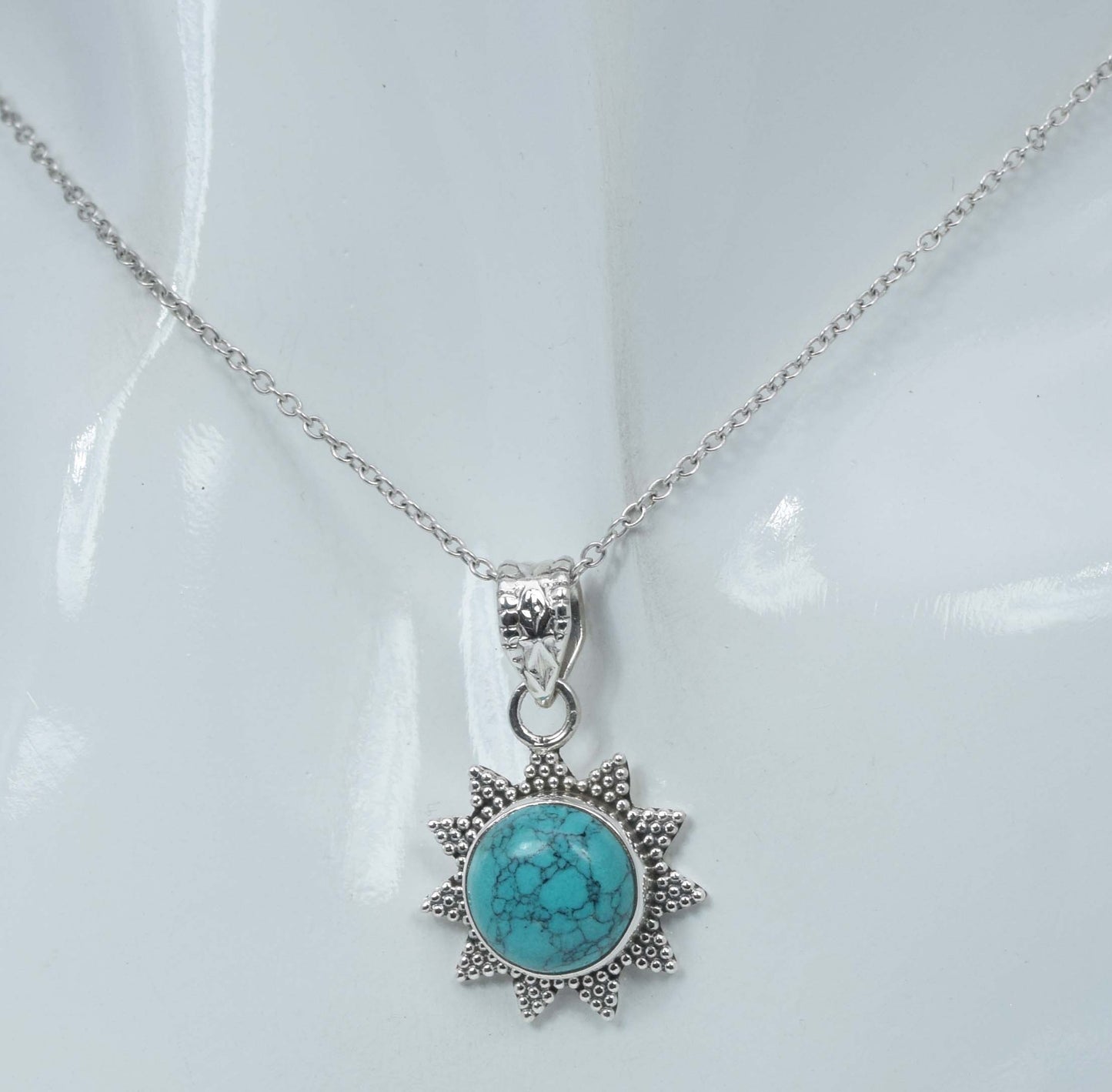 925 Solid Sterling Silver Sun Style Pendant - 3 Grams