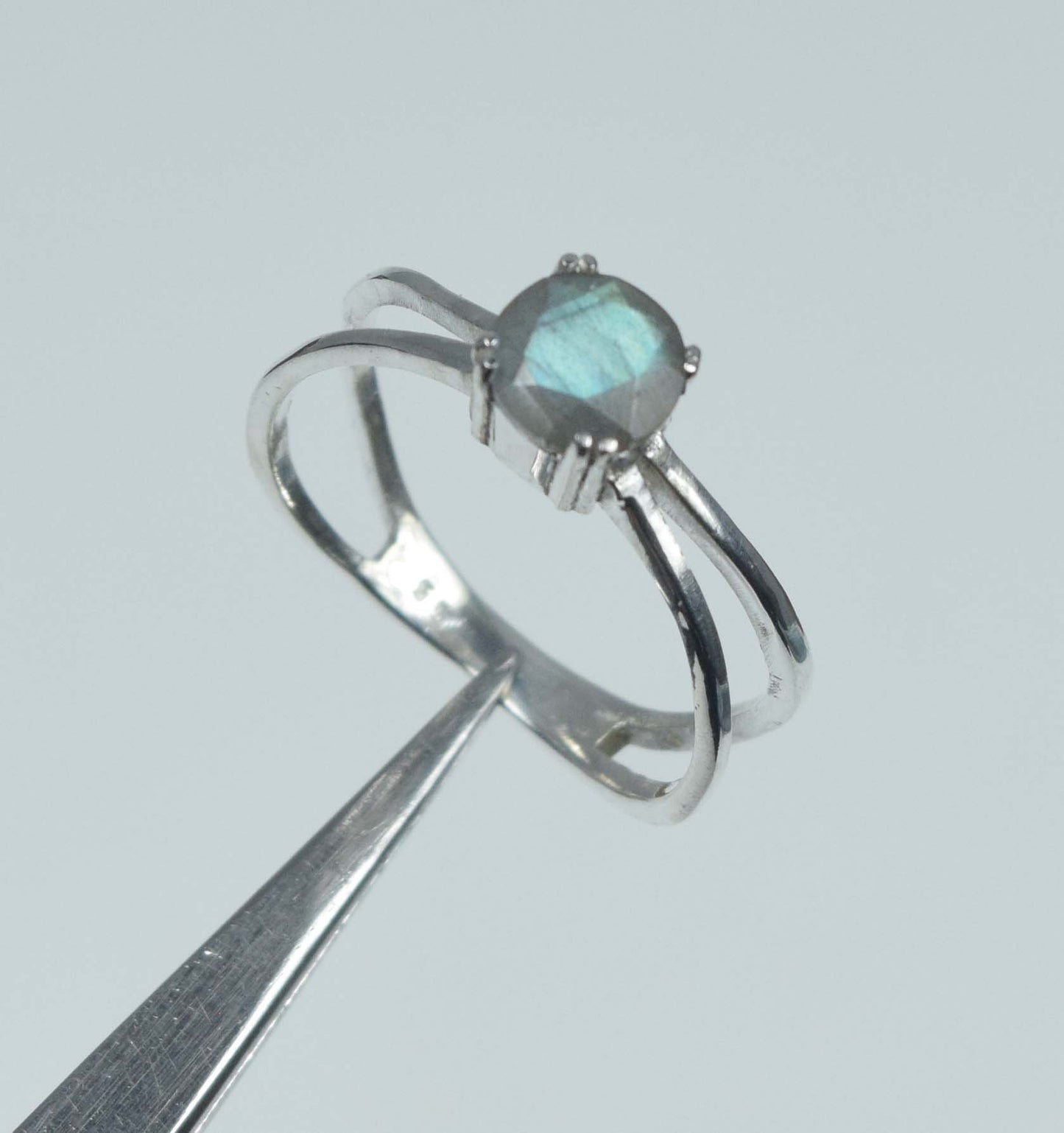 925 Solid Sterling silver Faceted Ring - 2 Grams