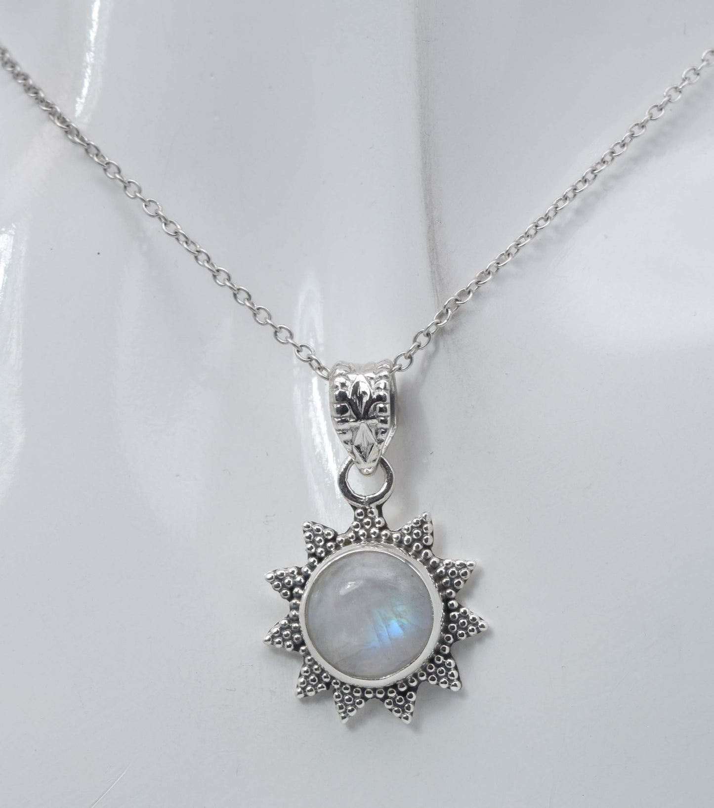 925 Solid Sterling Silver Sun Style Pendant - 3 Grams