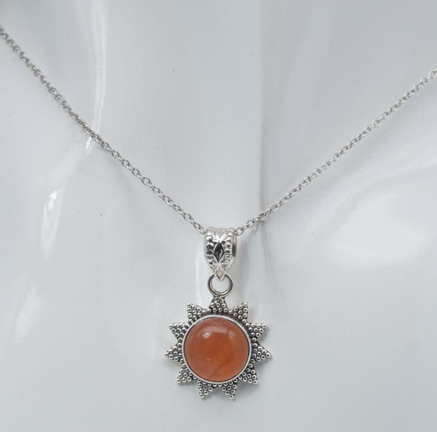 925 Solid Sterling Silver Sun Style Pendant - 3 Grams