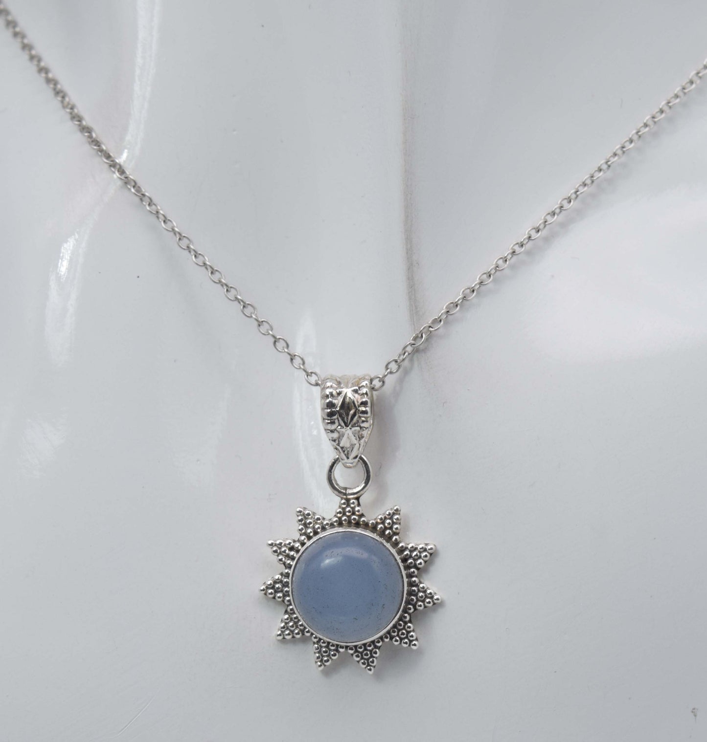 925 Solid Sterling Silver Sun Style Pendant - 3 Grams