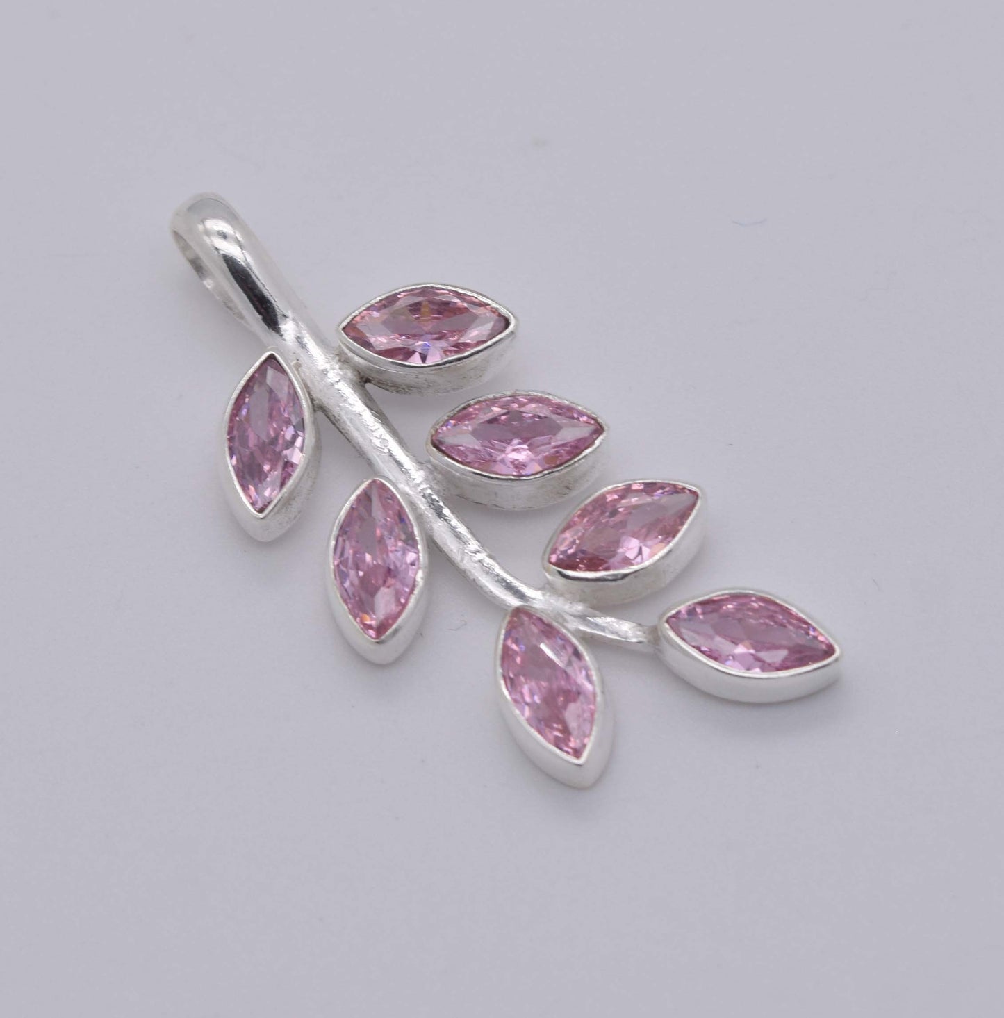 925 Solid Sterling Silver Seven Stone Leaf Style Pendant - 5.3 Grams