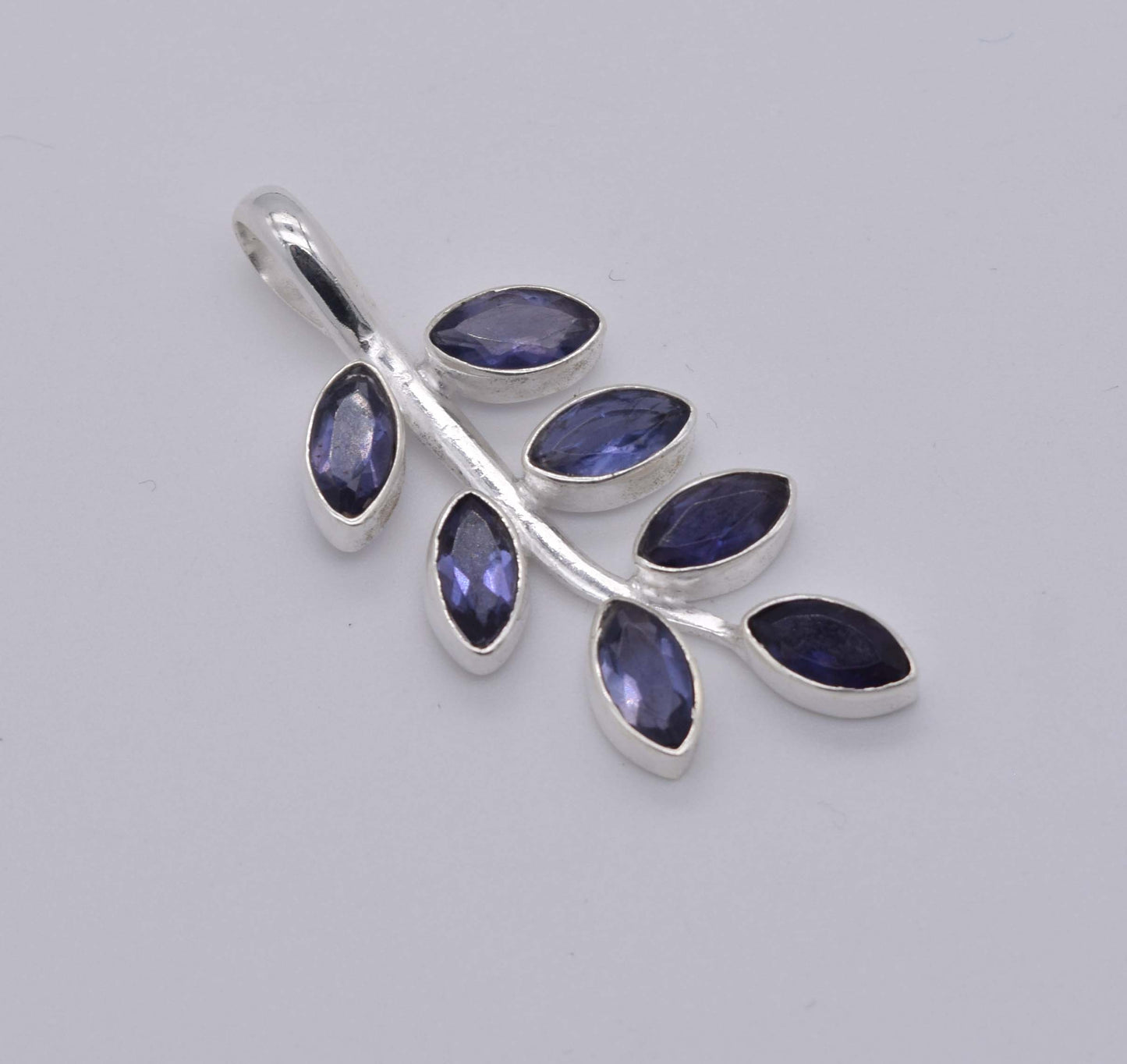 925 Solid Sterling Silver Seven Stone Leaf Style Pendant - 5.3 Grams