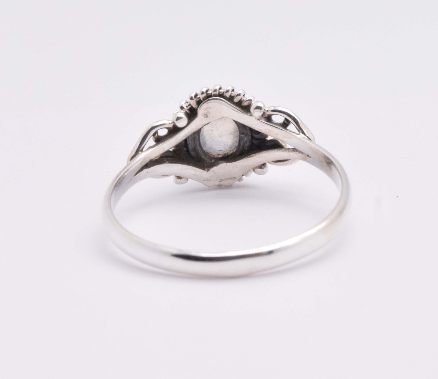 925 Solid Sterling Silver Designer Ring - 2 Grams