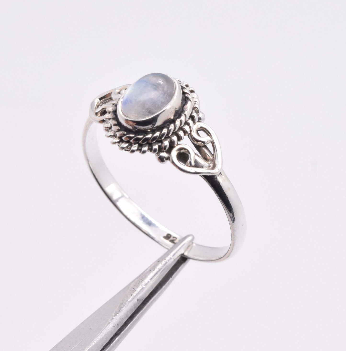 925 Solid Sterling Silver Designer Ring - 2 Grams