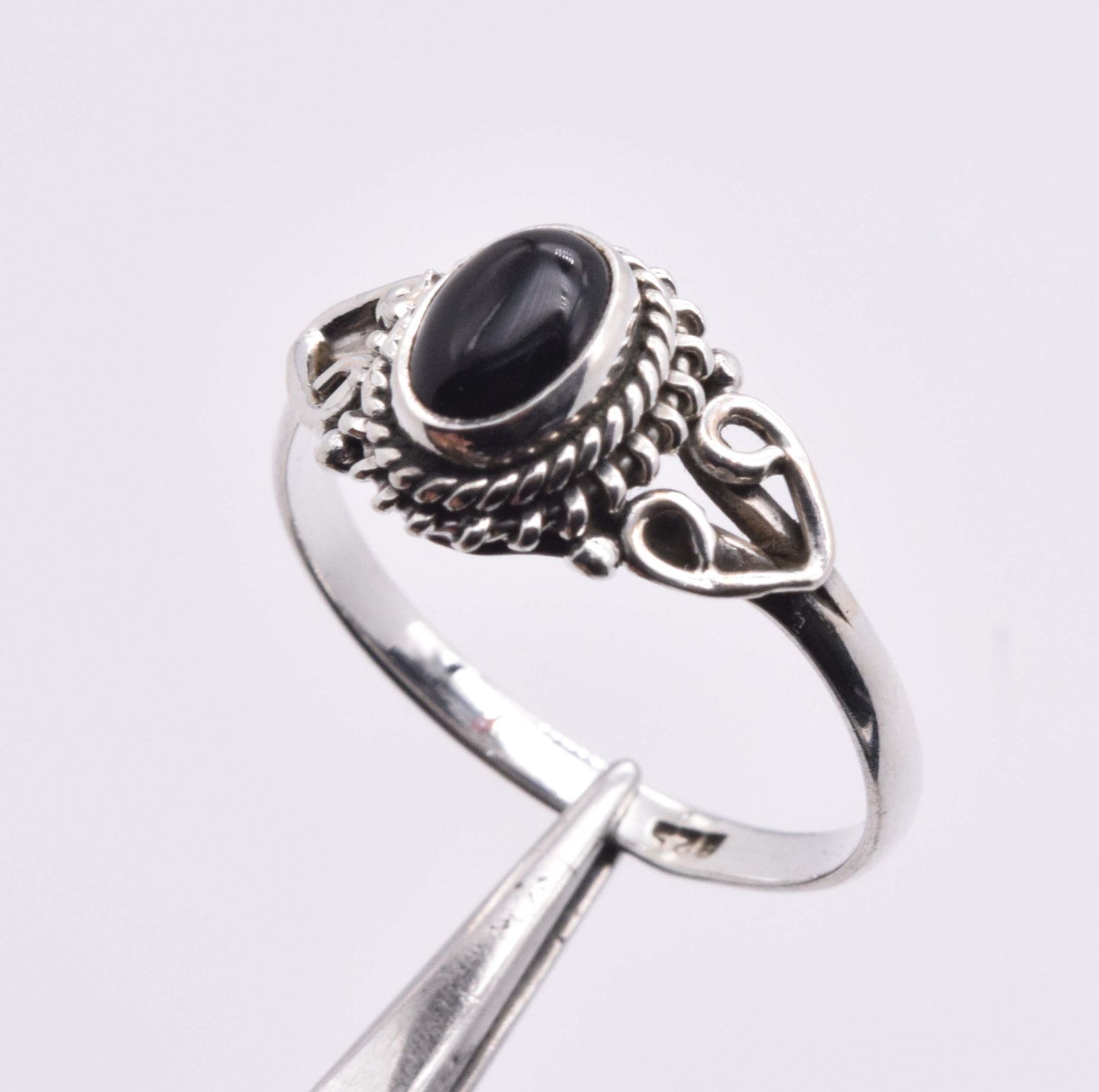 925 Solid Sterling Silver Designer Ring - 2 Grams