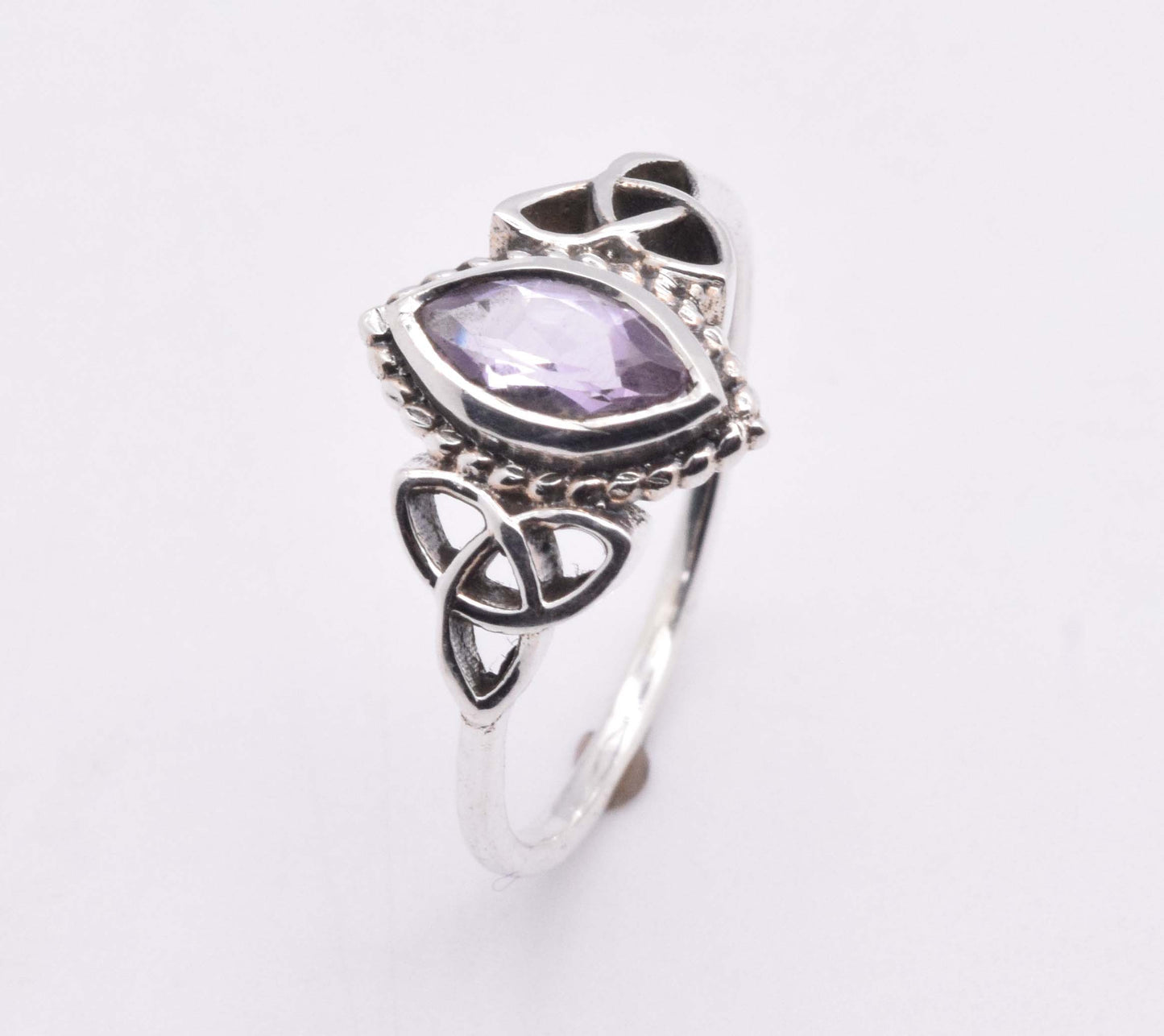 925 Solid Sterling Silver Designer Ring - 2.8 Grams