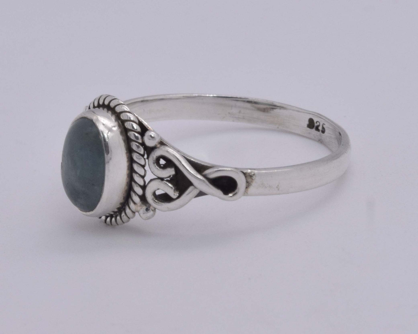 925 Solid Sterling Silver Designer Ring - 2.5 Grams