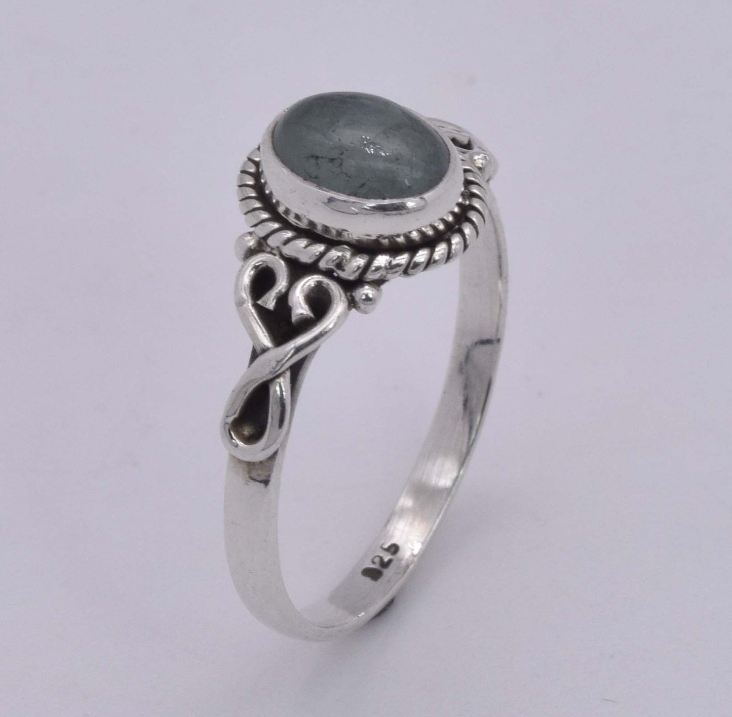 925 Solid Sterling Silver Designer Ring - 2.5 Grams