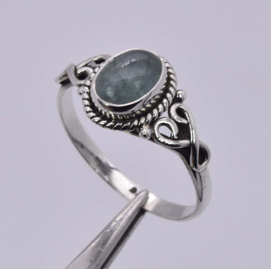 925 Solid Sterling Silver Designer Ring - 2.5 Grams