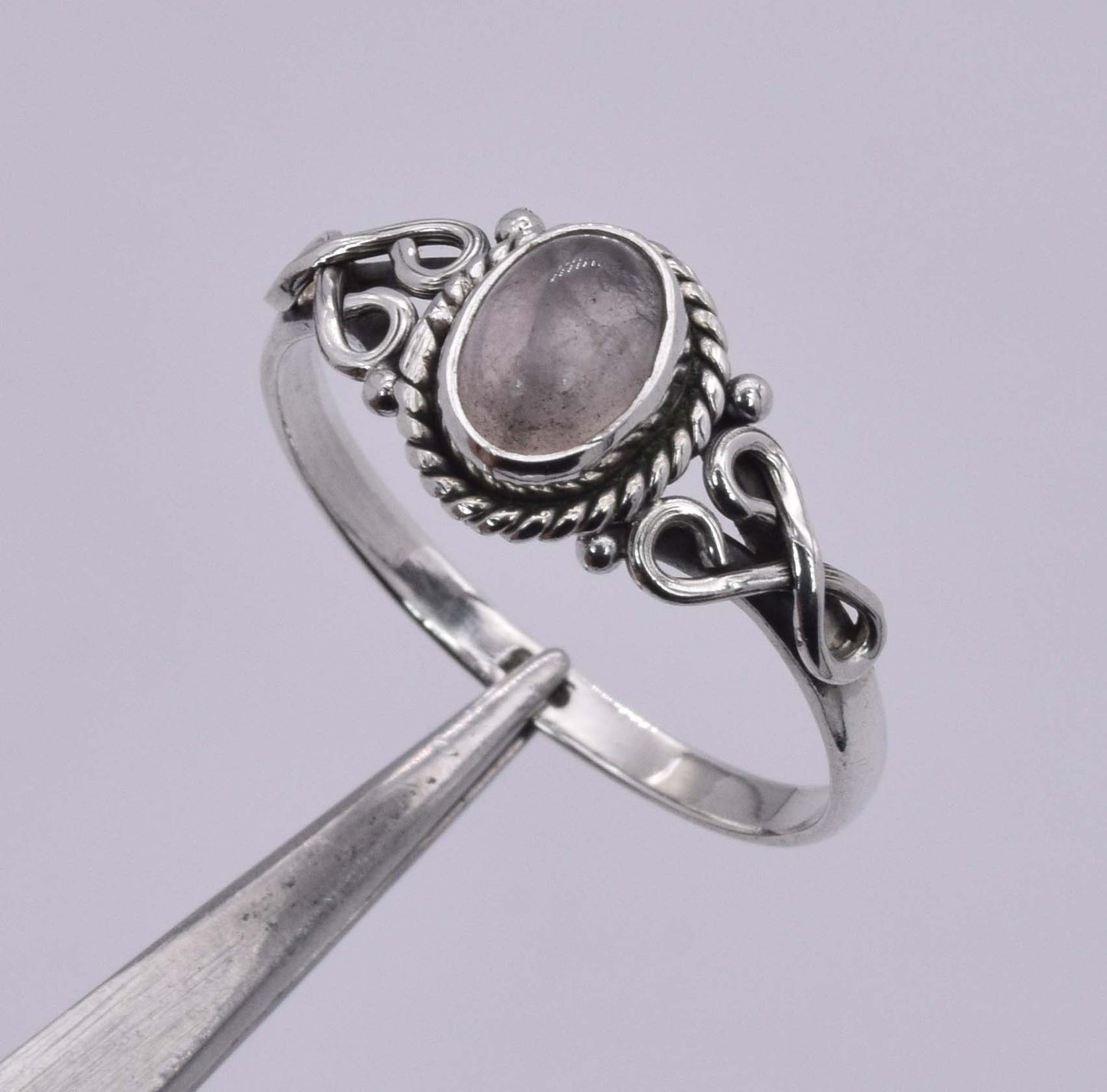 925 Solid Sterling Silver Designer Ring - 2.5 Grams