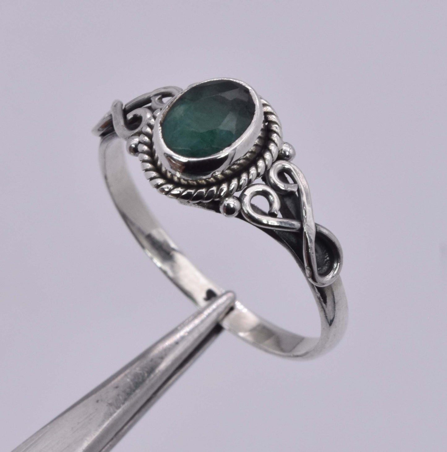 925 Solid Sterling Silver Designer Ring - 2.5 Grams