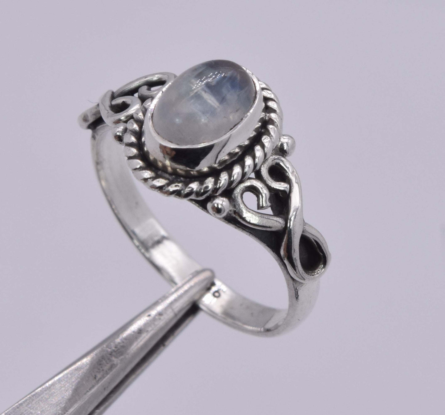 925 Solid Sterling Silver Designer Ring - 2.5 Grams