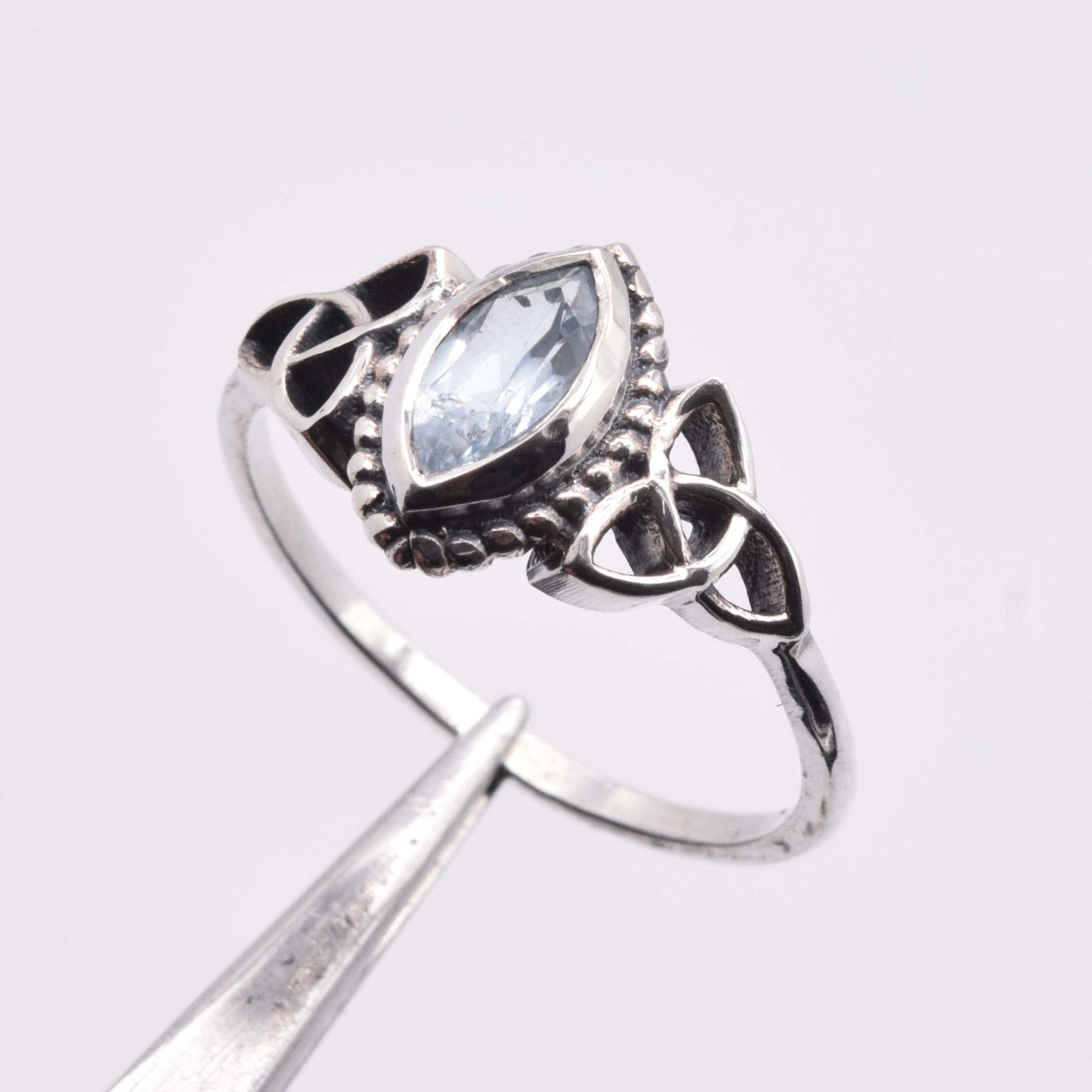 925 Solid Sterling Silver Designer Ring - 2.8 Grams