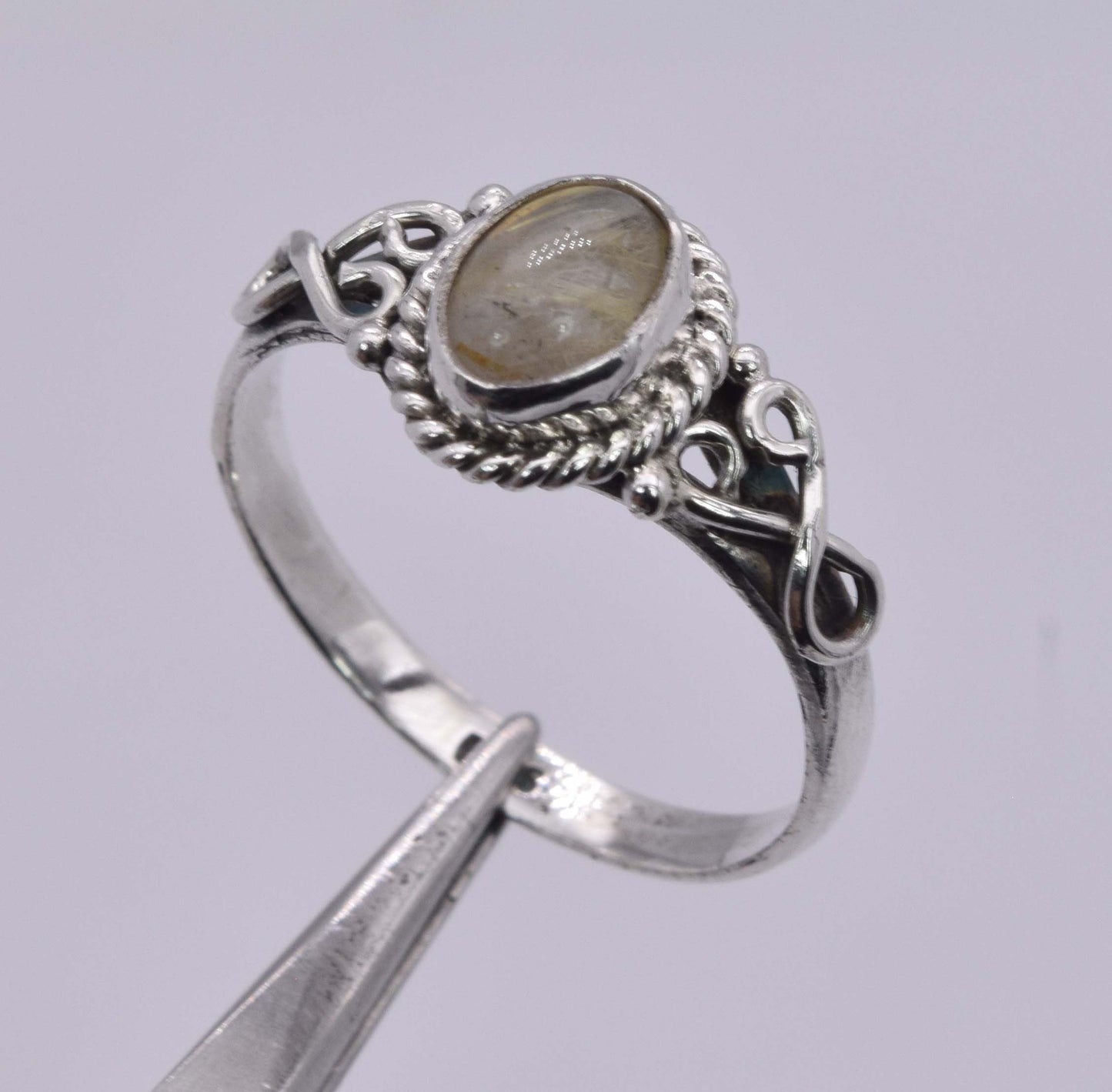 925 Solid Sterling Silver Designer Ring - 2.5 Grams