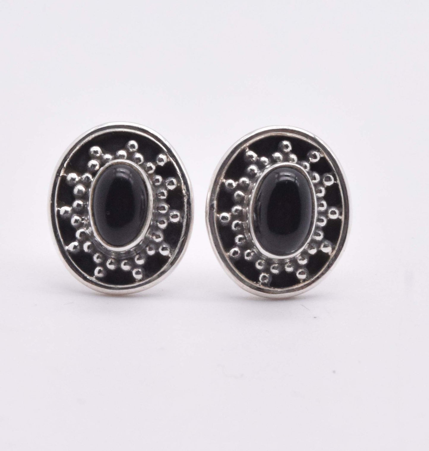 925 Solid Sterling Silver Designer Stud Earring - 2.6 Grams