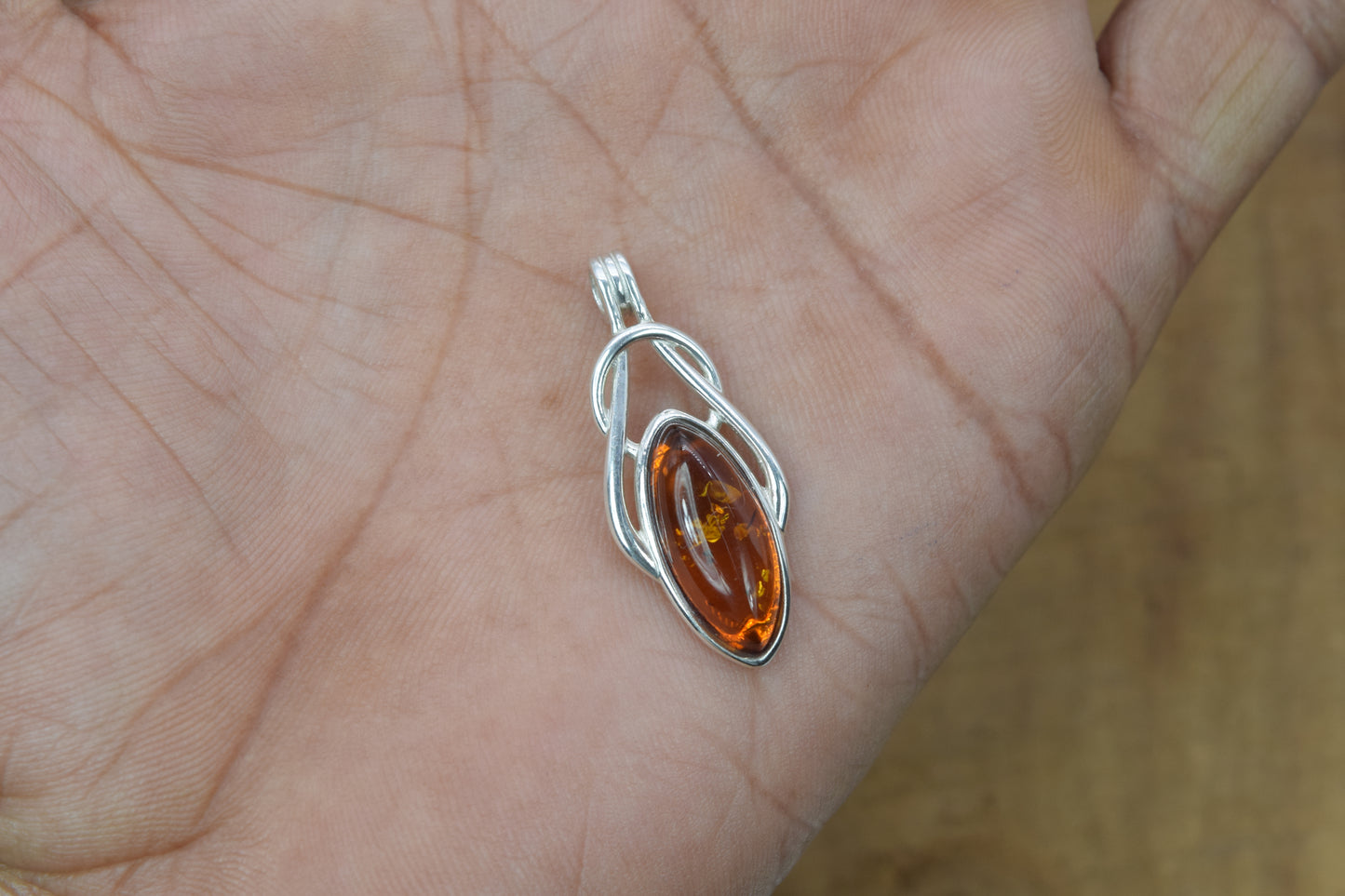 925 Solid Sterling Silver Natural Baltic Amber Pendant 2.5 Gram